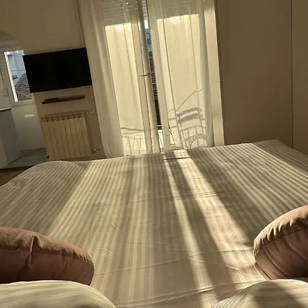 Balconia Sunny In Centre Of Apartment *